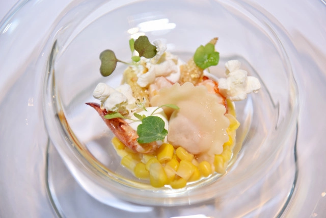 มื้อกลางวันกับอาหารสไตล์ฝรั่งเศส ณ The Reflexions โรงแรมพลาซ่า แอทธินี รอยัล เมอริเดียน