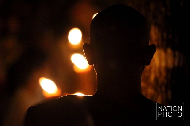 เข้าพรรษา กระจ่างด้วยแสงเทียน วัดทีไม่ใช้ไฟฟ้า หนึ่งเดียวในภูเก็ต