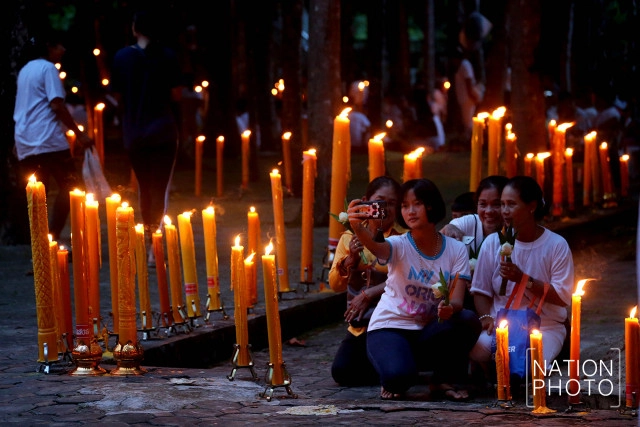 เข้าพรรษา กระจ่างด้วยแสงเทียน วัดทีไม่ใช้ไฟฟ้า หนึ่งเดียวในภูเก็ต