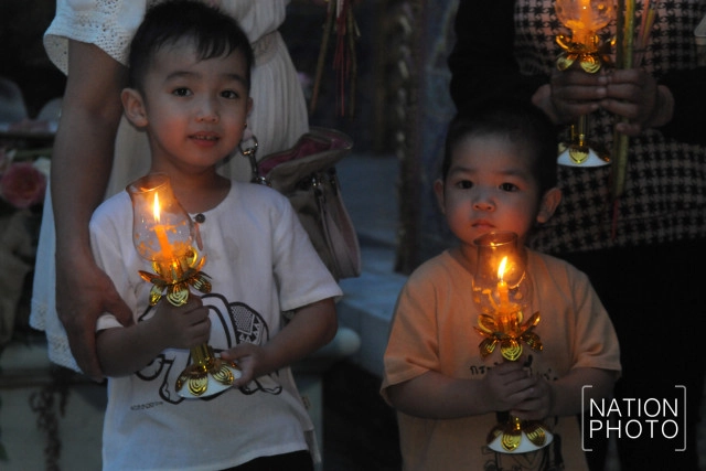 เวียนเทียนวันอาสาฬหบูชา ที่วัดราชบพิธสถิตมหาสีมารามราชวรวิหาร