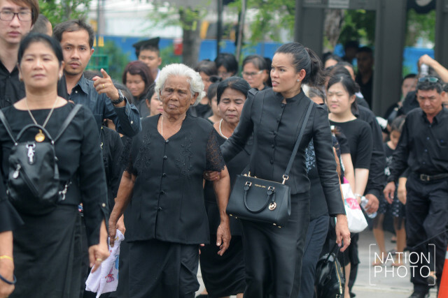 ประชาชนเข้ากราบสักการะพระบรมศพฯ