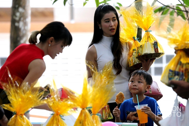 ถวายเทียนพรรษา วัดไม่ใช้ไฟฟ้า หนึ่งเดียวในภูเก็ต