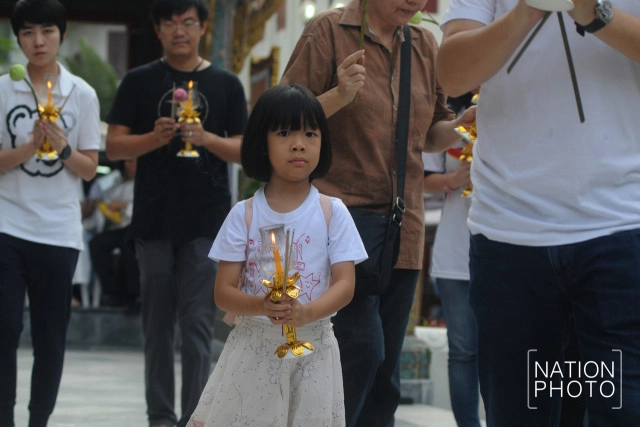 เวียนเทียนวันอาสาฬหบูชา ที่วัดราชบพิธสถิตมหาสีมารามราชวรวิหาร