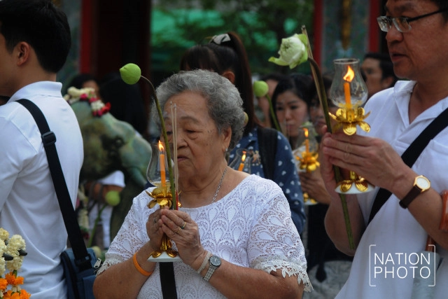 เวียนเทียนวันอาสาฬหบูชา ที่วัดราชบพิธสถิตมหาสีมารามราชวรวิหาร