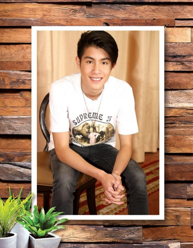 รู้จัก "เจ้านาย จินเจษฎ์" หนุ่มที่ฮอตที่สุดในตอนนี้ ให้มากขึ้น!