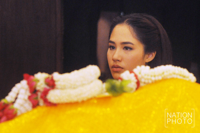 (ภาพชุด) ศิลปิน ดารา ร่วมรดน้ำศพ  #แหวนฐิติมา
