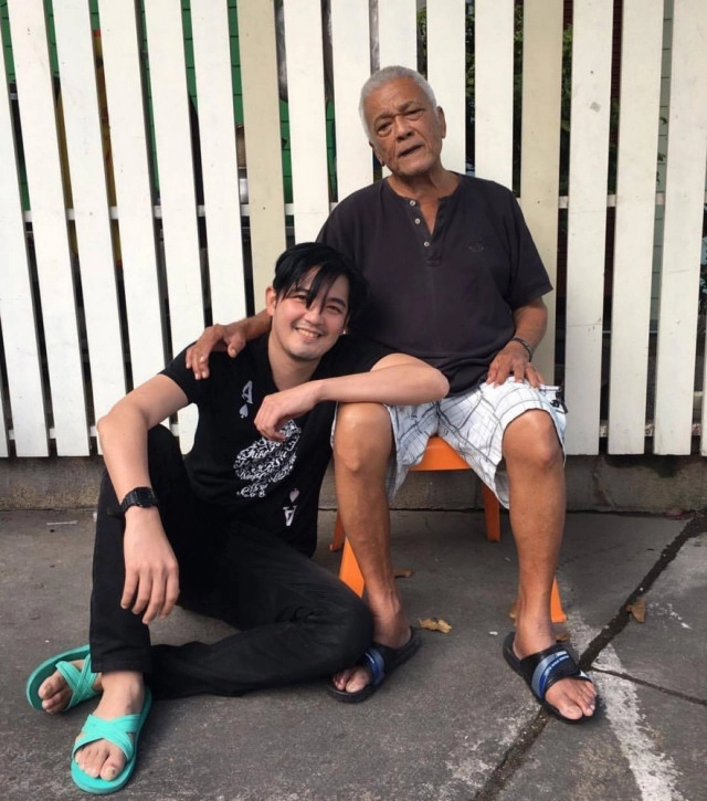 "พ่อ" เลี้ยงมาแบบชีวิต "ลูกผู้ชาย"
จากใจ "หนุ่ม" ศรราม ถึง "ป๋าเดียร์" ชุมพร เทพพิทักษ์