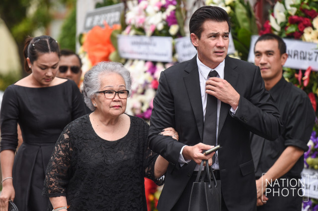 "พระองค์โสมฯ" ประทานน้ำหลวงอาบศพและพวงมาลา "ชุมพร เทพพิทักษ์"
