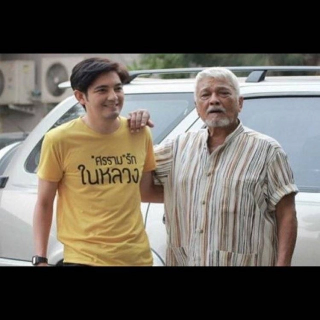 "พ่อ" เลี้ยงมาแบบชีวิต "ลูกผู้ชาย"
จากใจ "หนุ่ม" ศรราม ถึง "ป๋าเดียร์" ชุมพร เทพพิทักษ์