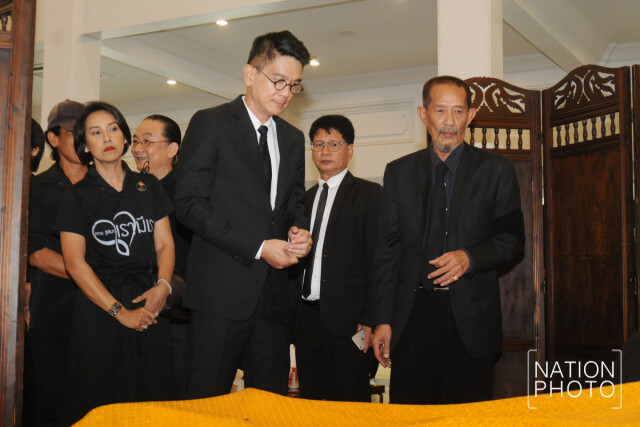 (ภาพชุด) ศิลปิน ดารา ร่วมรดน้ำศพ  #แหวนฐิติมา