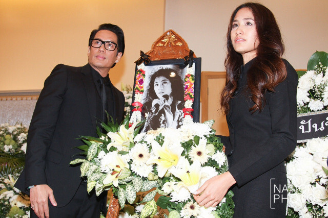 "เบิร์ด" ร่วมฟังสวดศพ "แหวน" บอกสูญเสียยิ่งใหญ่อีกครั้ง