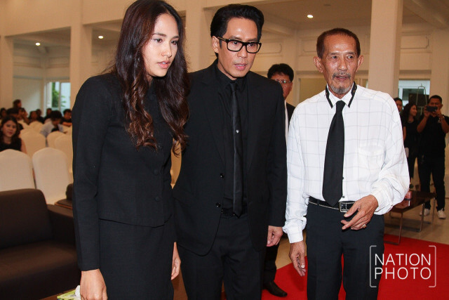 "เบิร์ด" ร่วมฟังสวดศพ "แหวน" บอกสูญเสียยิ่งใหญ่อีกครั้ง