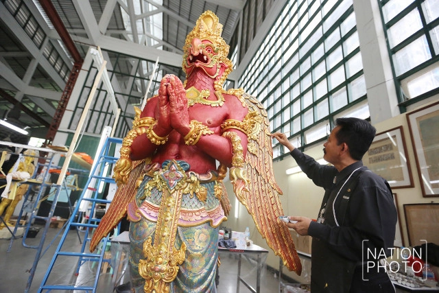 ความคืบหน้างานประติมากรรมและพระโกศจันทน์ประกอบพระเมรุมาศ