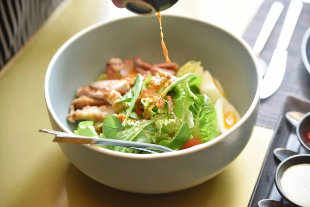 Metro on wireless  ร้านอาหารไทย สไตล์สตรีทฟู้ด โรงแรม อินดิโก้ กรุงเทพ ถนนวิทยุ