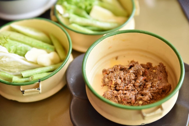 Metro on wireless  ร้านอาหารไทย สไตล์สตรีทฟู้ด โรงแรม อินดิโก้ กรุงเทพ ถนนวิทยุ