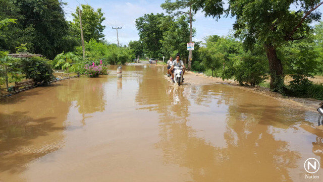 พิจิตร-น้ำป่าจากอำเภอชนแดน ไหลท่วมบ้าน 60 หลังคาเรือน