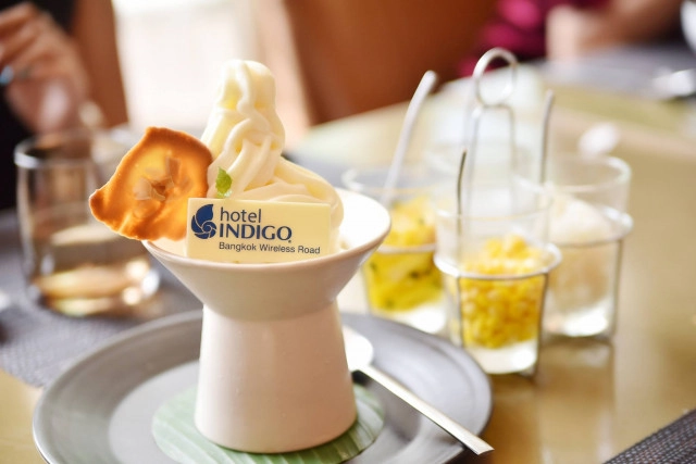 Metro on wireless  ร้านอาหารไทย สไตล์สตรีทฟู้ด โรงแรม อินดิโก้ กรุงเทพ ถนนวิทยุ