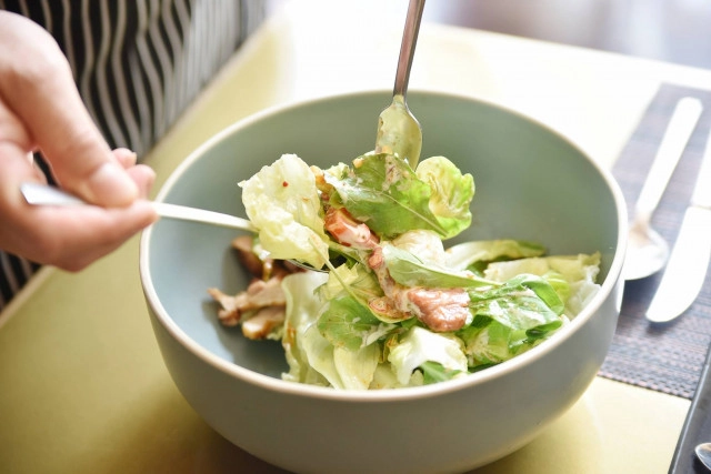 Metro on wireless  ร้านอาหารไทย สไตล์สตรีทฟู้ด โรงแรม อินดิโก้ กรุงเทพ ถนนวิทยุ