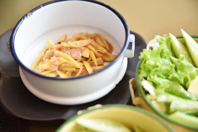 Metro on wireless  ร้านอาหารไทย สไตล์สตรีทฟู้ด โรงแรม อินดิโก้ กรุงเทพ ถนนวิทยุ