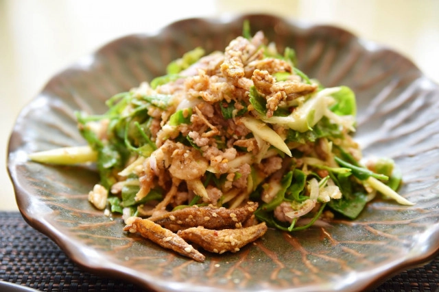 Metro on wireless  ร้านอาหารไทย สไตล์สตรีทฟู้ด โรงแรม อินดิโก้ กรุงเทพ ถนนวิทยุ