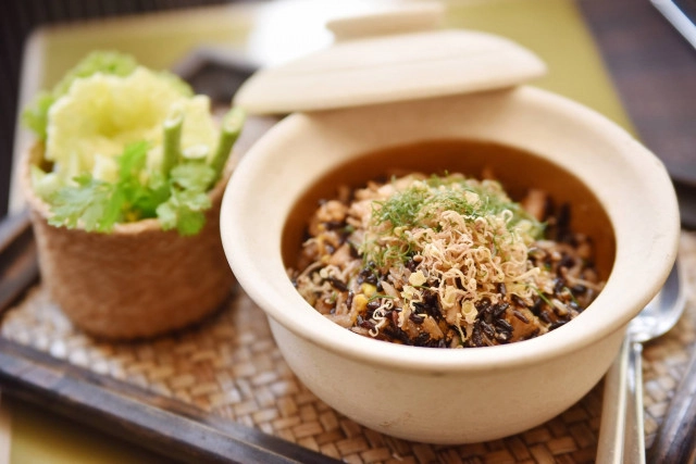 Metro on wireless  ร้านอาหารไทย สไตล์สตรีทฟู้ด โรงแรม อินดิโก้ กรุงเทพ ถนนวิทยุ