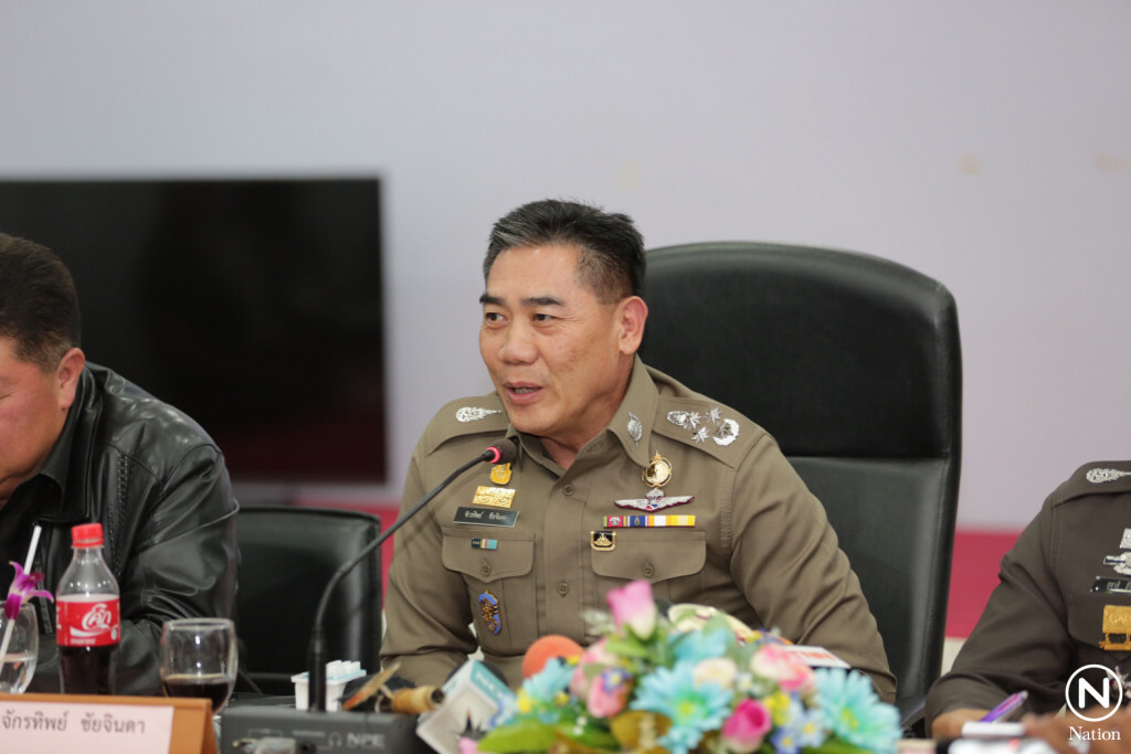ผบ.ตร.เค้นสอบคนร้ายฆ่า 8 ศพ ผบ.ตร.เค้นสอบคนร้ายฆ่า 8 ศพ