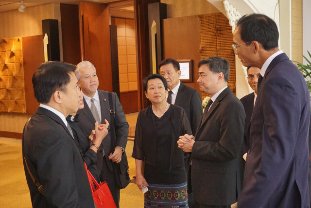 "อภิสิทธิ์"หารือประธานAIIB หนุนพัฒนาโครงสร้างพื้นฐานไทย