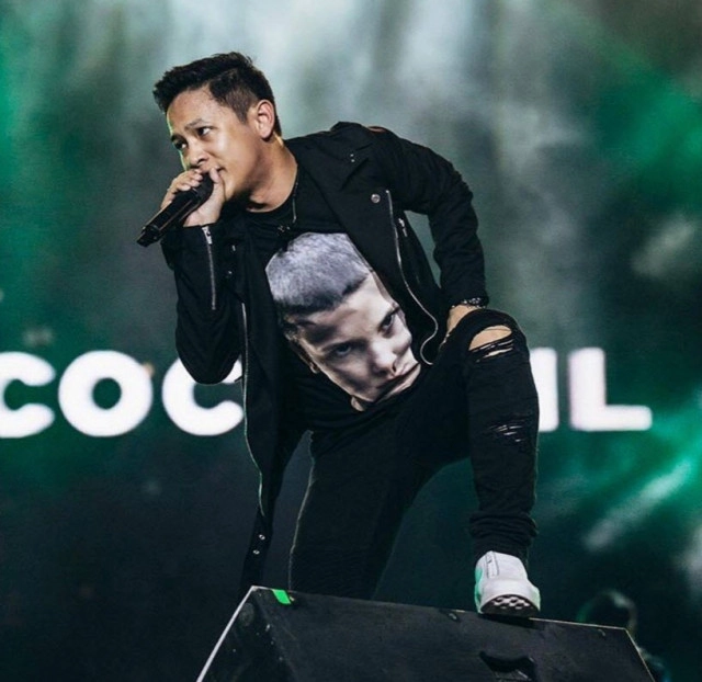 รู้จักตัวตน "หน้ากากหอยนางรม" หรือ "โอม ค็อกเทล" ให้มากขึ้น!