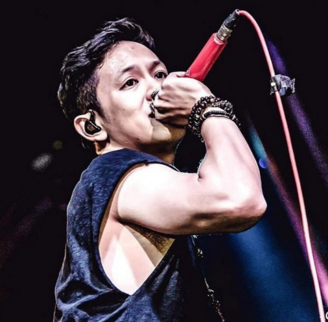 รู้จักตัวตน "หน้ากากหอยนางรม" หรือ "โอม ค็อกเทล" ให้มากขึ้น!