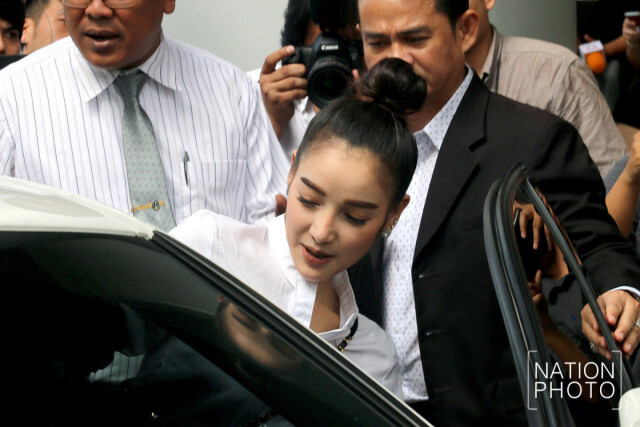 "แพท" รายงานตัวศาลคดีสมคบฟอกเงินยาเสพติด