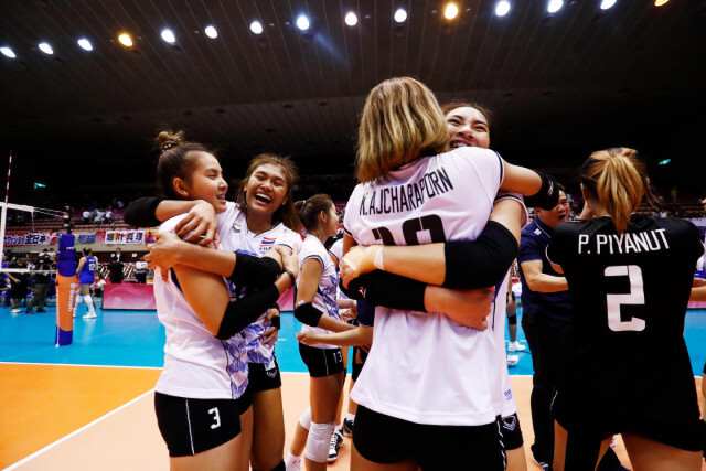 รวมภาพสุดประทับใจ!! วอลเลย์สาวไทย อัดบราซิล 3 เซตรวด