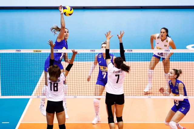 สะใจทั้งประเทศ!! ตบวอลเลย์สาวไทย โค่นบราซิล 3 เซตรวด