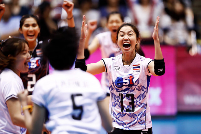 รวมภาพสุดประทับใจ!! วอลเลย์สาวไทย อัดบราซิล 3 เซตรวด