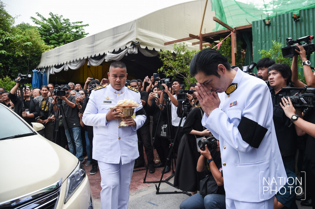 พระองค์เจ้าโสมสวลี
พระราชทานดอกไม้จันทน์ ณาปนกิจ ชุมพร เทพพิทักษ์ พระองค์เจ้าโสมสวลี
พระราชทานดอกไม้จันทน์ ณาปนกิจ ชุมพร เทพพิทักษ์
