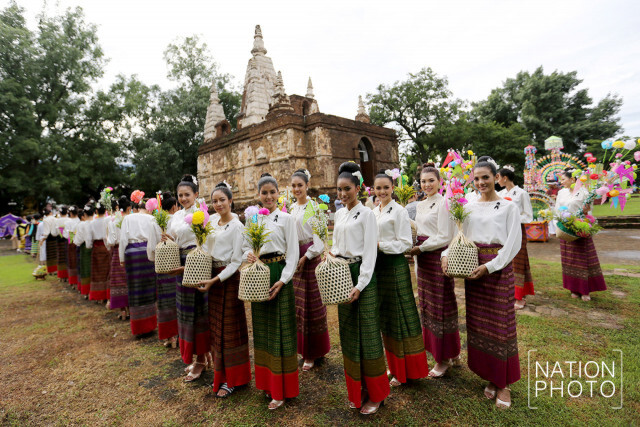 สาวงามมิสยูนิเวิร์สไทยแลนด์2017 ร่วมพิธีสืบสานประเพณีแห่ครัวตานเชียงใหม่