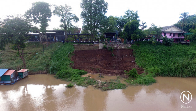 ตลิ่งแม่น้ำน่านเมืองพิษณุโลกทรุดตัว หลังฝนตกหนัก
