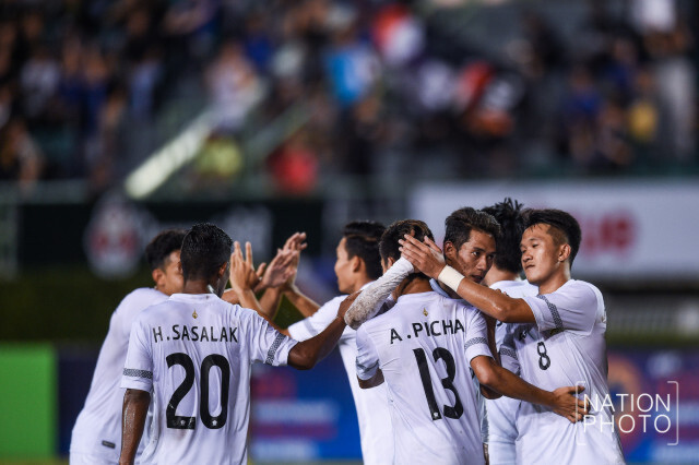 ช้างศึก U-23 ชนะ เสือเหลือง 3-0 รั้งจ่าฝูง