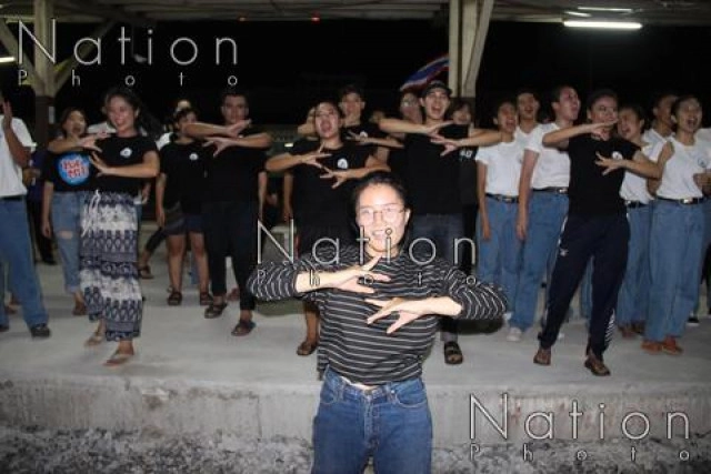 รับน้องรถไฟ มช. แสนอบอุ่น!! ที่สถานีพิษณุโลก