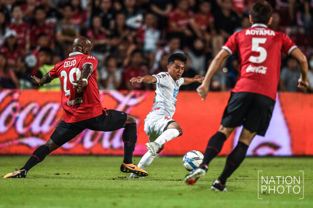 กิเลนอุ่นซัปโปโร ต้อนรับ ‘ชนาธิป’ คับคั่ง