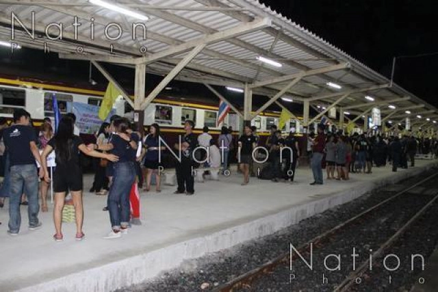 รับน้องรถไฟ มช. แสนอบอุ่น!! ที่สถานีพิษณุโลก