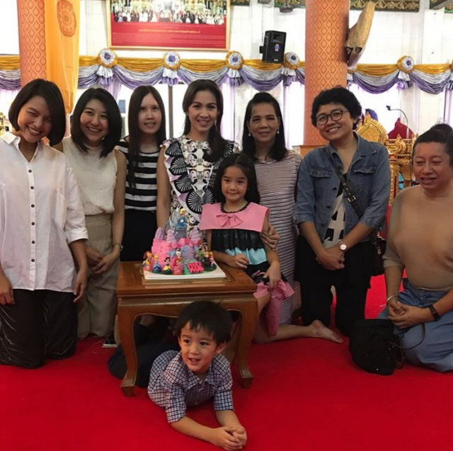 "กบ สุวนันท์" ทำบุญฉลองวันเกิดแสนอบอุ่นร่วมครอบครัว-แฟนคลับ