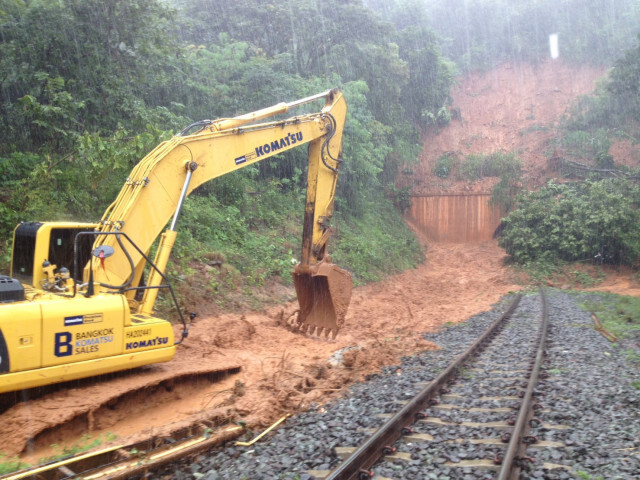 ดินสไลด์! การรถไฟฯ  แจ้งปรับเปลี่ยนเส้นทางเดินรถสายอีสาน