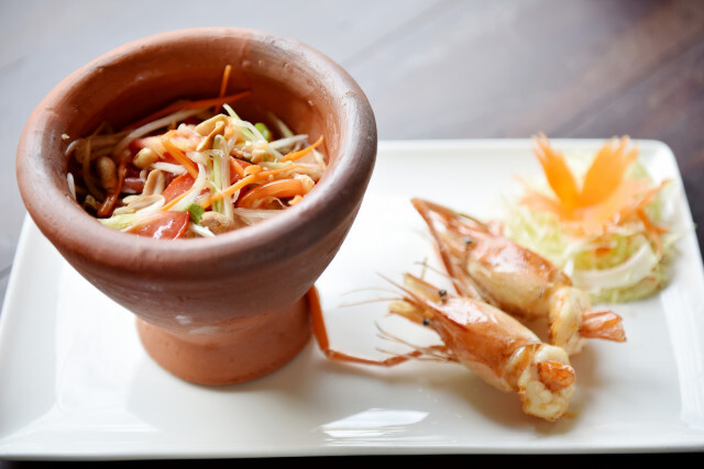 The old friends by lake and cottages ร้านอาหารสไตล์อังกฤษ ริมอ่างเก็บน้ำ โคราช