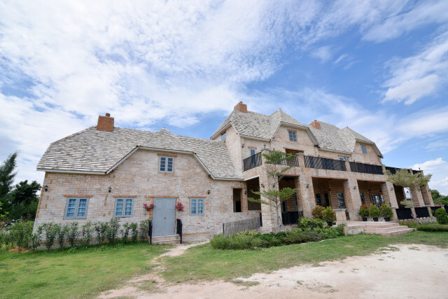 The old friends by lake and cottages ร้านอาหารสไตล์อังกฤษ ริมอ่างเก็บน้ำ โคราช