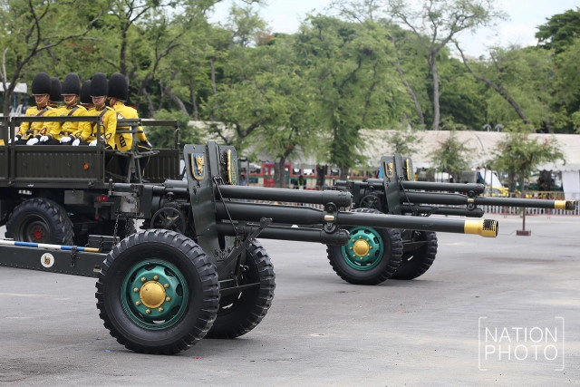 ป.1พัน.1รอ. ยิงสลุตหลวง 21 นัดถวายพระพรชัยในหลวง รัชกาลที่10