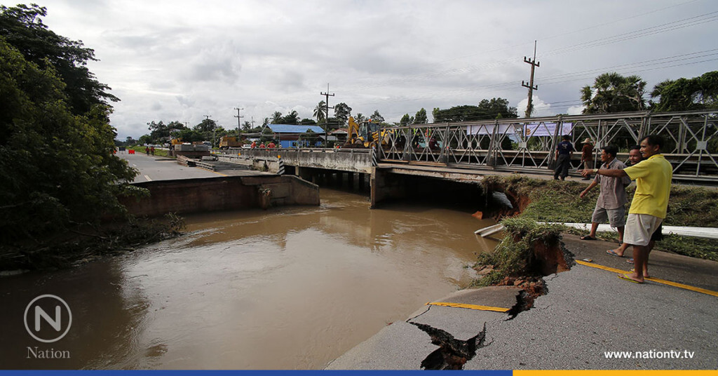 เร่งติดตั้งสะพานแบรี่ชั่วคราวบริเวณสะพานข้ามห้วยทราย ช่วง สกลนคร-อุดรธานี เร่งติดตั้งสะพานแบรี่ชั่วคราวบริเวณสะพานข้ามห้วยทราย ช่วง สกลนคร-อุดรธานี
