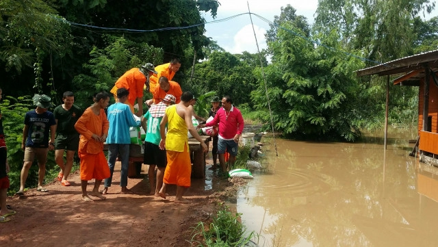 ต.เนินกุ่ม พิษณุโลก อ่วม น้ำล้นคลองท่วมหลายหมู่บ้าน