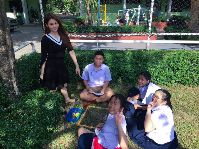 แชร์กระหน่ำ ครูป่าน แปลงเพลงฮิตของเจ้านาย "คนละชั้น จากเกรด4"