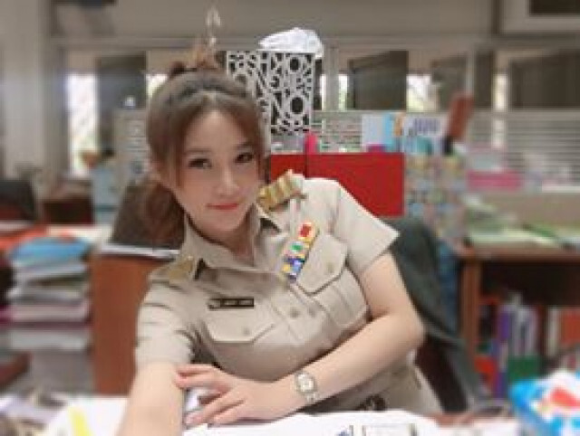 แชร์กระหน่ำ ครูป่าน แปลงเพลงฮิตของเจ้านาย "คนละชั้น จากเกรด4"
