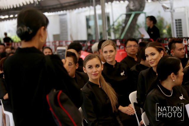 มิสเวิลด์ออสเตรเลีย เดินทางเข้ากราบพระบรมศพในหลวงร. 9